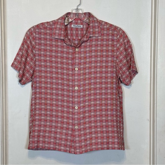 Tommy Bahama Men’s Red and White Checkered Silk Shirt Size Large Bin4 - Picture 3 of 9